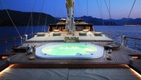 Gulet MEZCAL 2 - Jacuzzi at night